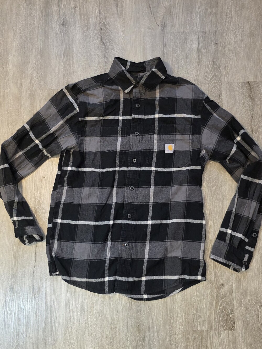 Carhartt Men’s Black & Gray Plaid Long-Sleeve Button-Down Flannel Shirt Small
